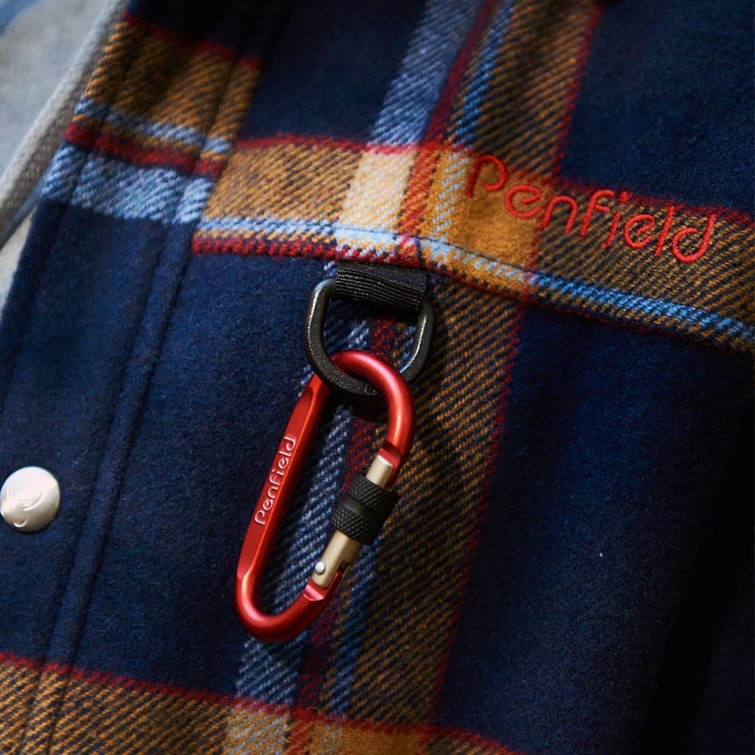 ペンフィールドのインスタグラム：「Adventure awaits with the Billton Overshirt.  Featuring a wool blend, carabiner detail and our weather-resistant heritage check. #ForLifeInTheOpen」