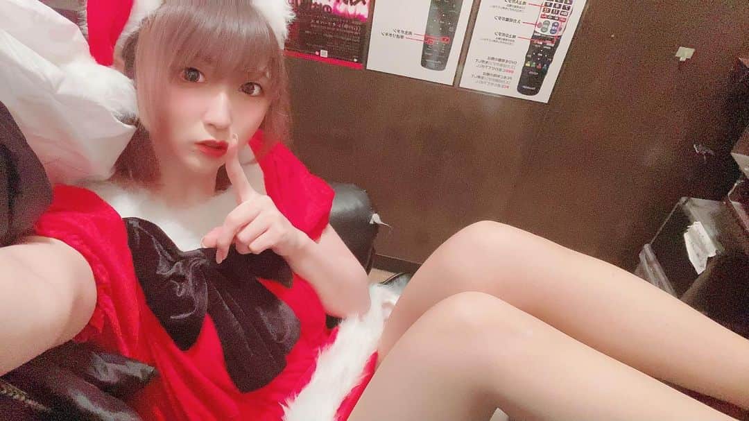 若月まりあ（若月瑪麗亞）のインスタグラム：「遅くなったサンタさん🙇‍♀️」