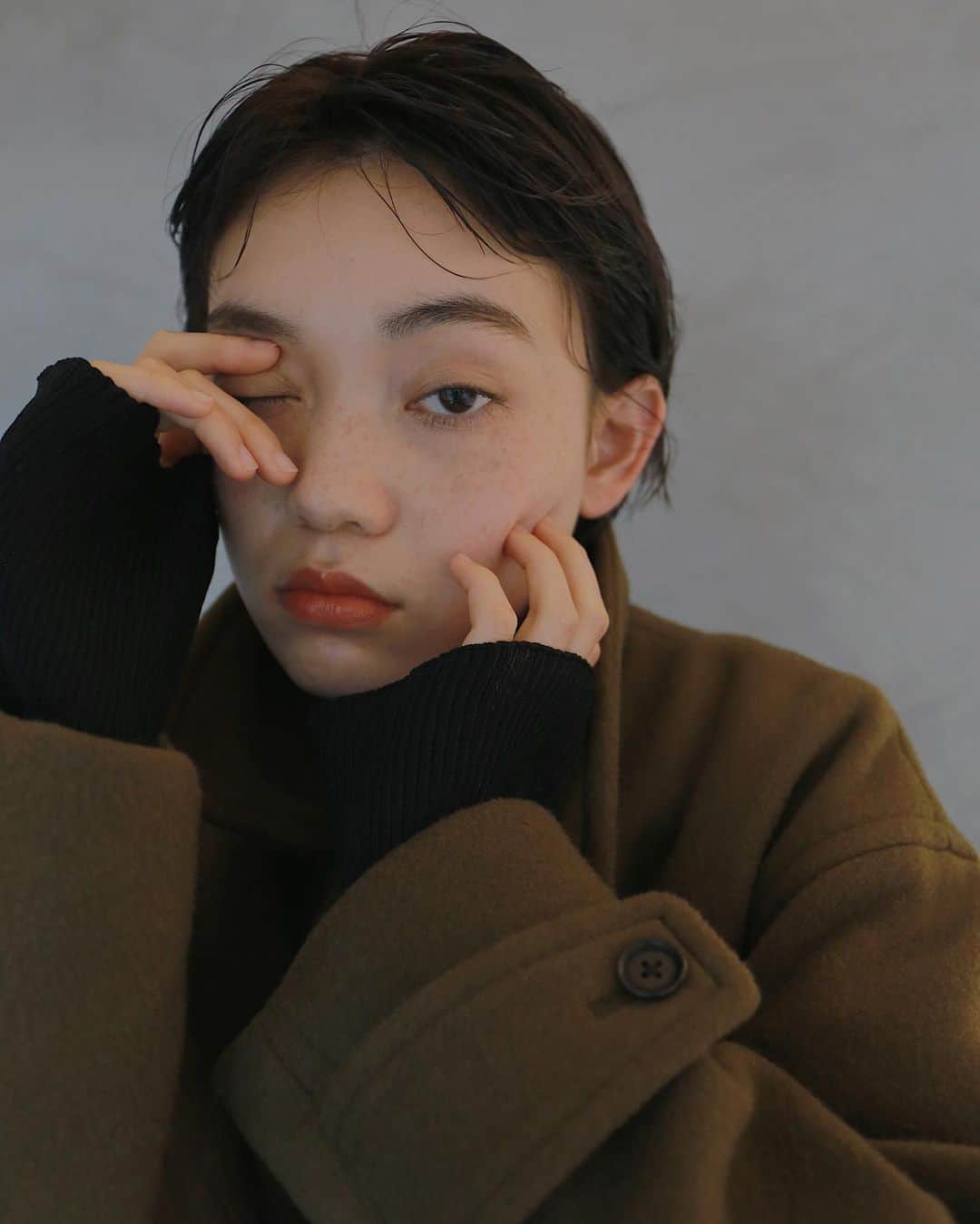 野々口祐子のインスタグラム：「明日はお休みいただいて 今年の営業もあと1日☝🏻 2020年大変な年でしたが、 思い返してみるとたくさんの方々に お世話になった年でした☺️ 残り1日やりきります✂️✂️✂️ #nono_hair  #nono_make  #syan_tokyo」