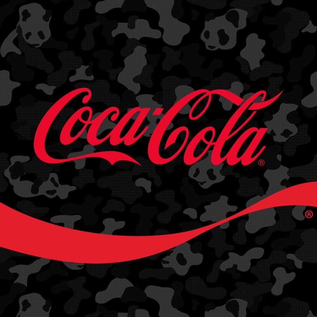 エルアールジーのインスタグラム：「The COCA-COLA® Panda Windbreaker features an all over camo pattern printed with reflective ink, a contrast front zipper, dual front flap pockets, ribbed cuffs, a back centered contrast screen print, and a custom woven label at the bottom left hem. ©2020 The Coca-Cola Company. All rights reserved.」