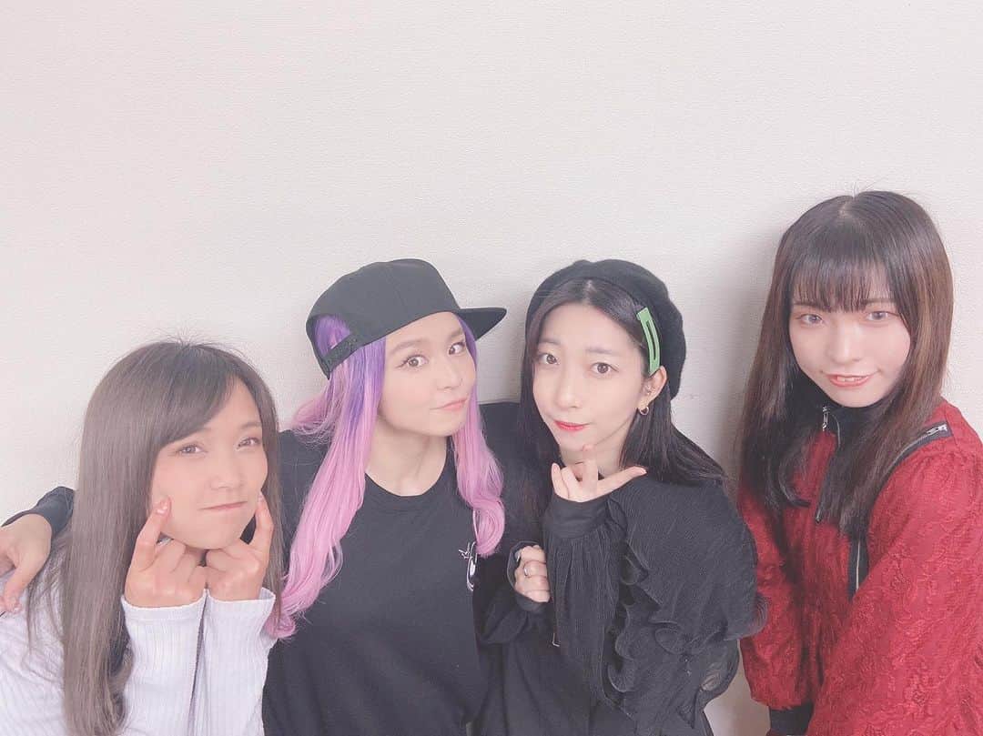 佐藤梨菜のインスタグラム：「少し前にG.E.E.Kさんの配信を見学（？）した時にお会いしたmisonoさん。一昨年のLPフェスでお会い出来たので2回目なんだけれどとても素敵な方で優しくて、、、お写真撮ってくださりありがとうございます^ ^  #feam #idol #misono #いいね #좋아요 #좋아요환영 #팔로우미」