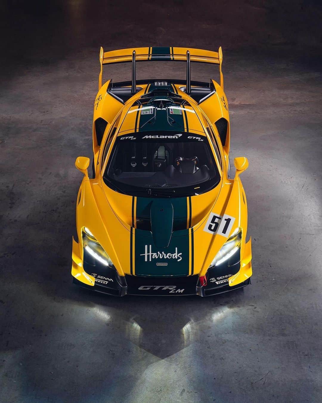 CarsWithoutLimitsさんのインスタグラム写真 - (CarsWithoutLimitsInstagram)「2020 McLaren Senna GTR LM 🎗 Photos @alexpenfold   #carswithoutlimits #mclaren #senna」12月29日 0時36分 - carswithoutlimits