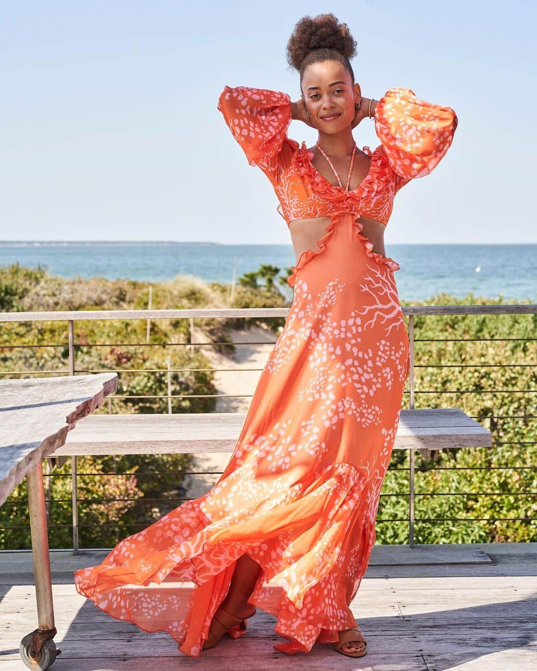 Saks Fifth Avenueのインスタグラム：「Cut-outs that will complete the look? Take a style cue from artist @cas_amandaa in @patbo and channel those sunny vibes. #SaksStyle」