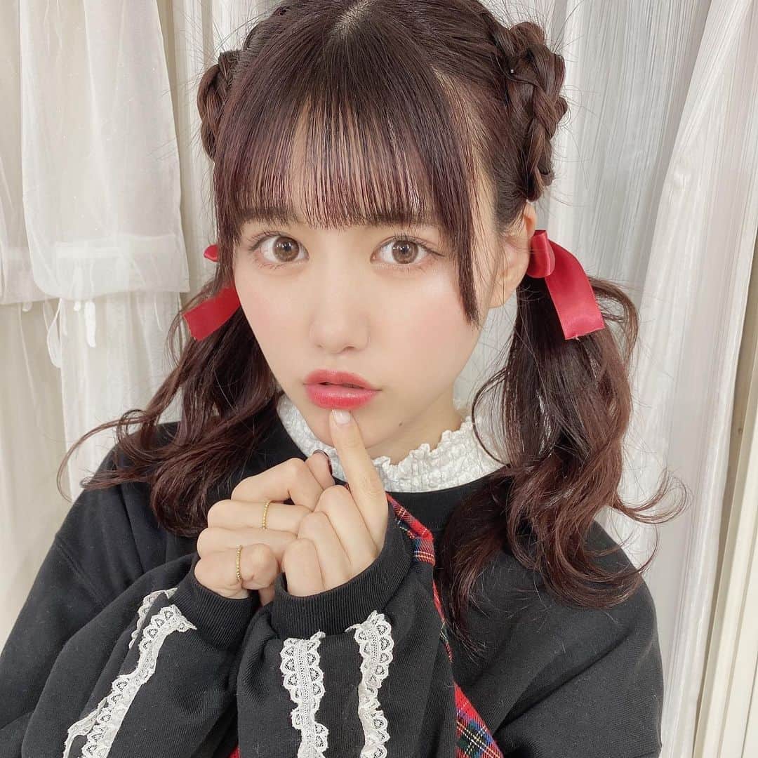 のインスタグラム：「へあせっとがお可愛いすぎるあ🍒♡  はじめていまりさんにやっていただきました〜🥺  #ヘアアレンジ　#ツインテール　#ハート　#クリスマス　#バレンタイン　#girl #japanesegirl」