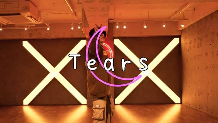 Achiのインスタグラム：「2020ラスト Lesson🔥  こうしてみんなと踊れることが  幸せと思う  会える人も、色々な事情や環境があって、今は会えない人も  同じ月を見てる🌙  KEIJU/Tears」
