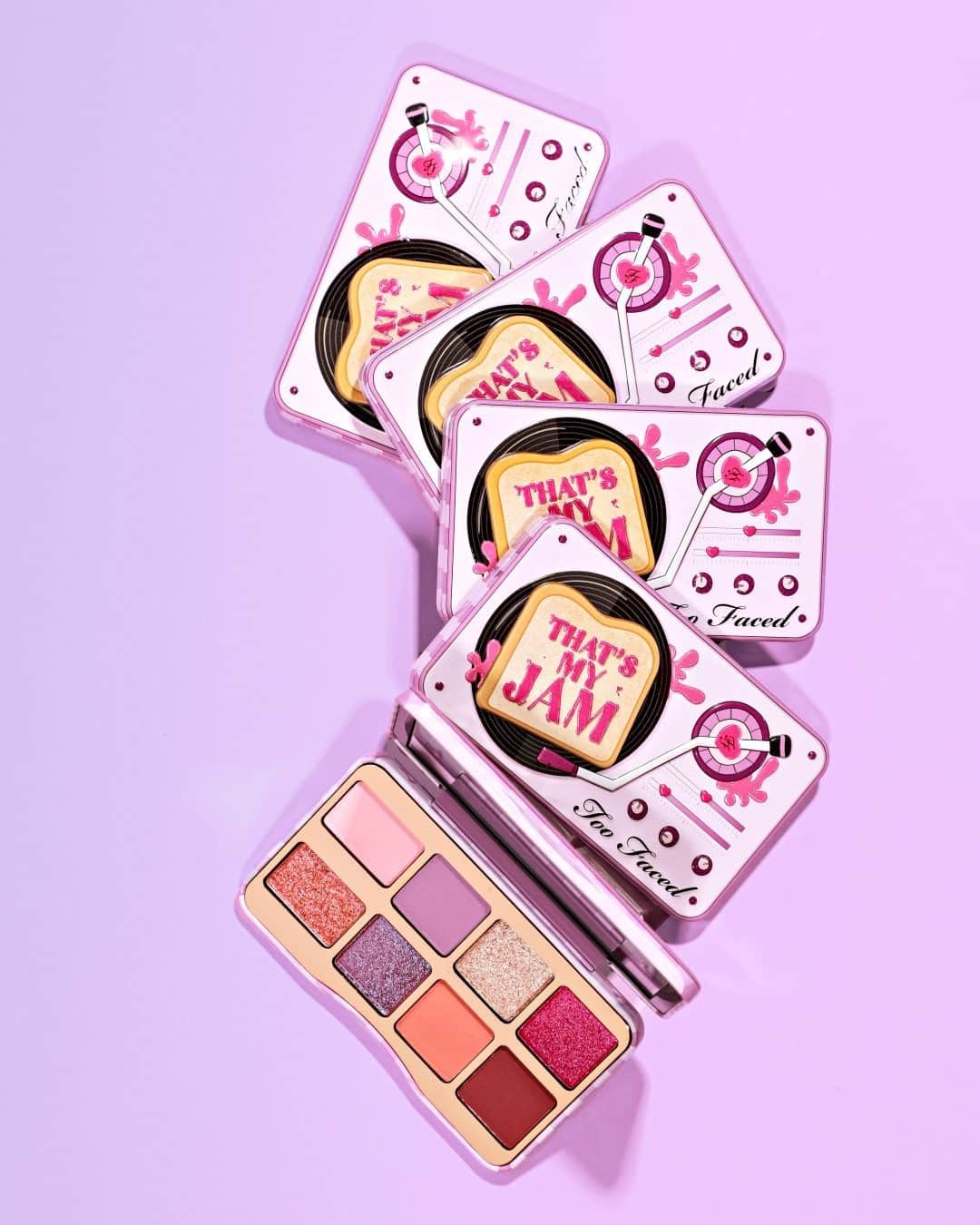 Too Facedさんのインスタグラム写真 - (Too FacedInstagram)「That’s My JAM! 💜 Add fruity colors to your glam with our That’s My Jam Mini Palette full of 8 multi-finish, high pigment shadows! #toofaced」12月29日 1時10分 - toofaced
