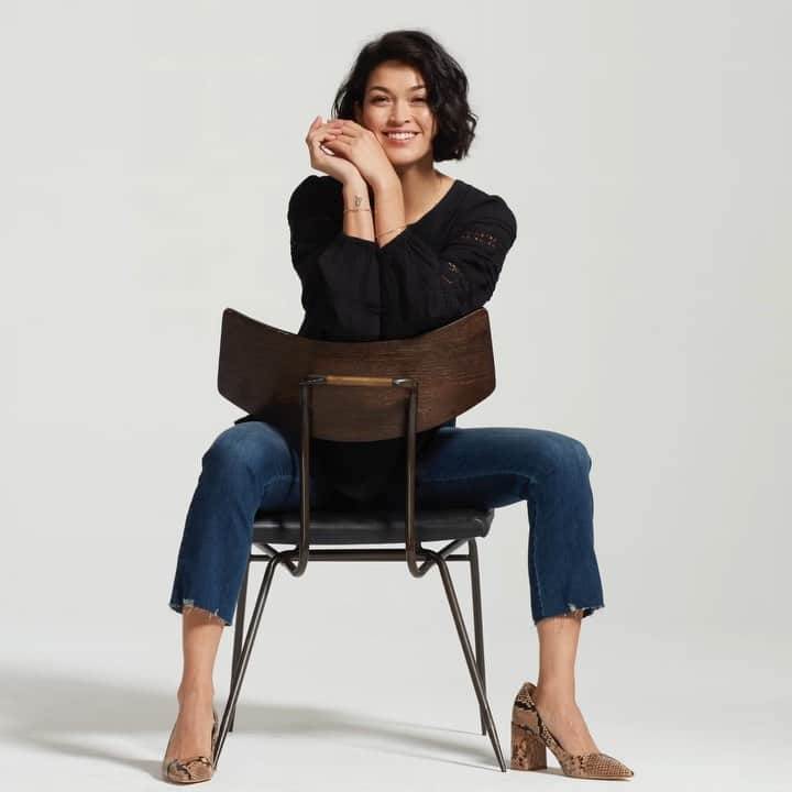 エラモスのインスタグラム：「Sitting, wishing, and waiting patiently for the end of 2020.  . . . #ellamoss #ellamossjeans #musthave #shopnow #denimdays」