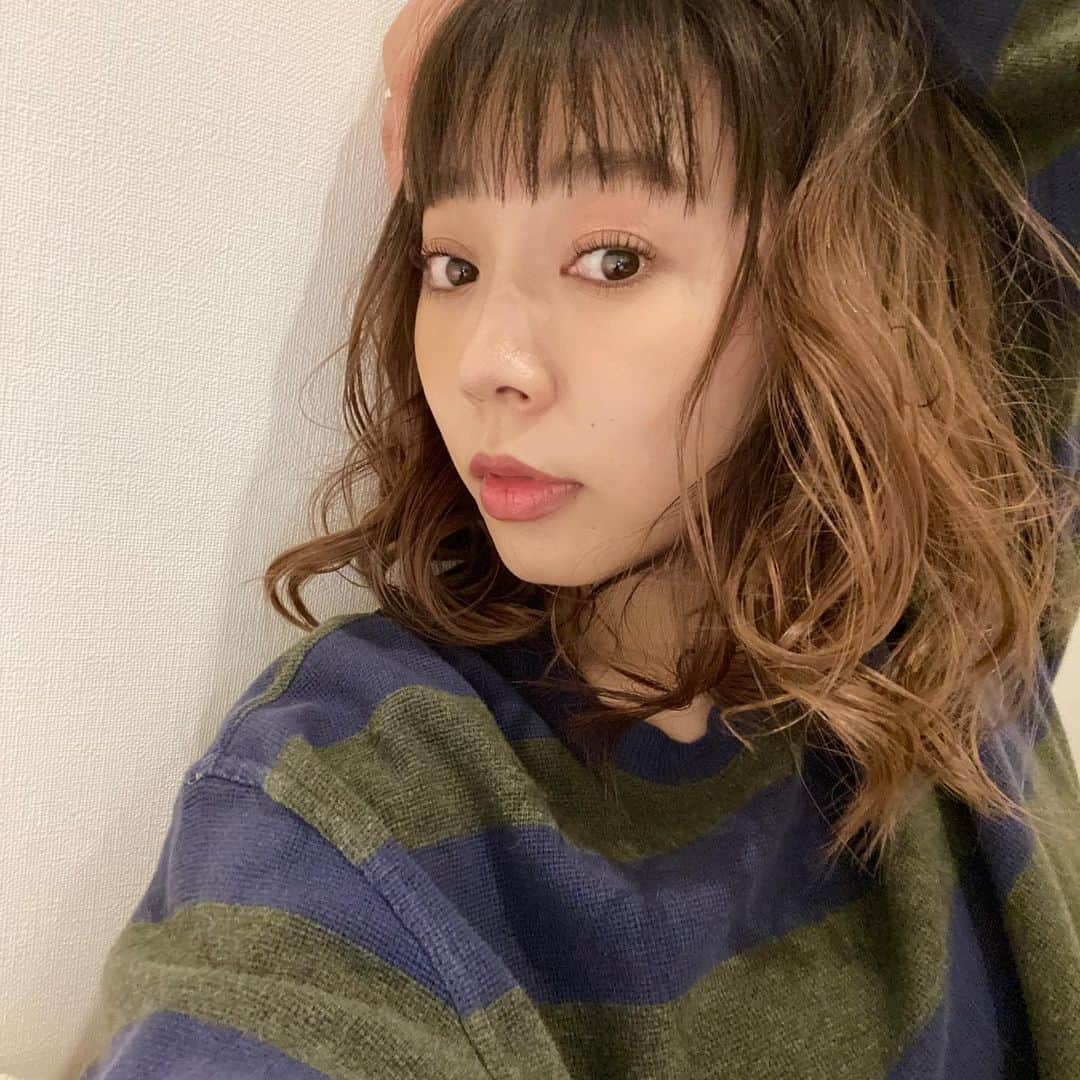 橋本愛奈さんのインスタグラム写真 - (橋本愛奈Instagram)「お気に入り @llbeanjapan 🧵と せっかく久しぶりに巻いた髪をすぐボサボサにするプロ」12月29日 1時32分 - aina_hashimot0