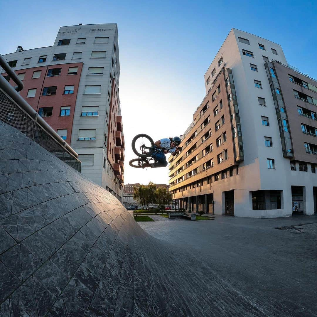 goproさんのインスタグラム写真 - (goproInstagram)「Photo of the Day: Silhouetted in the streets of Spain with @rodrigovicentebmx 🚲 ⠀⠀⠀⠀⠀⠀⠀⠀⠀ @GoProES #GoProES #GoPro #BMX #BMXstreet」12月29日 1時46分 - gopro