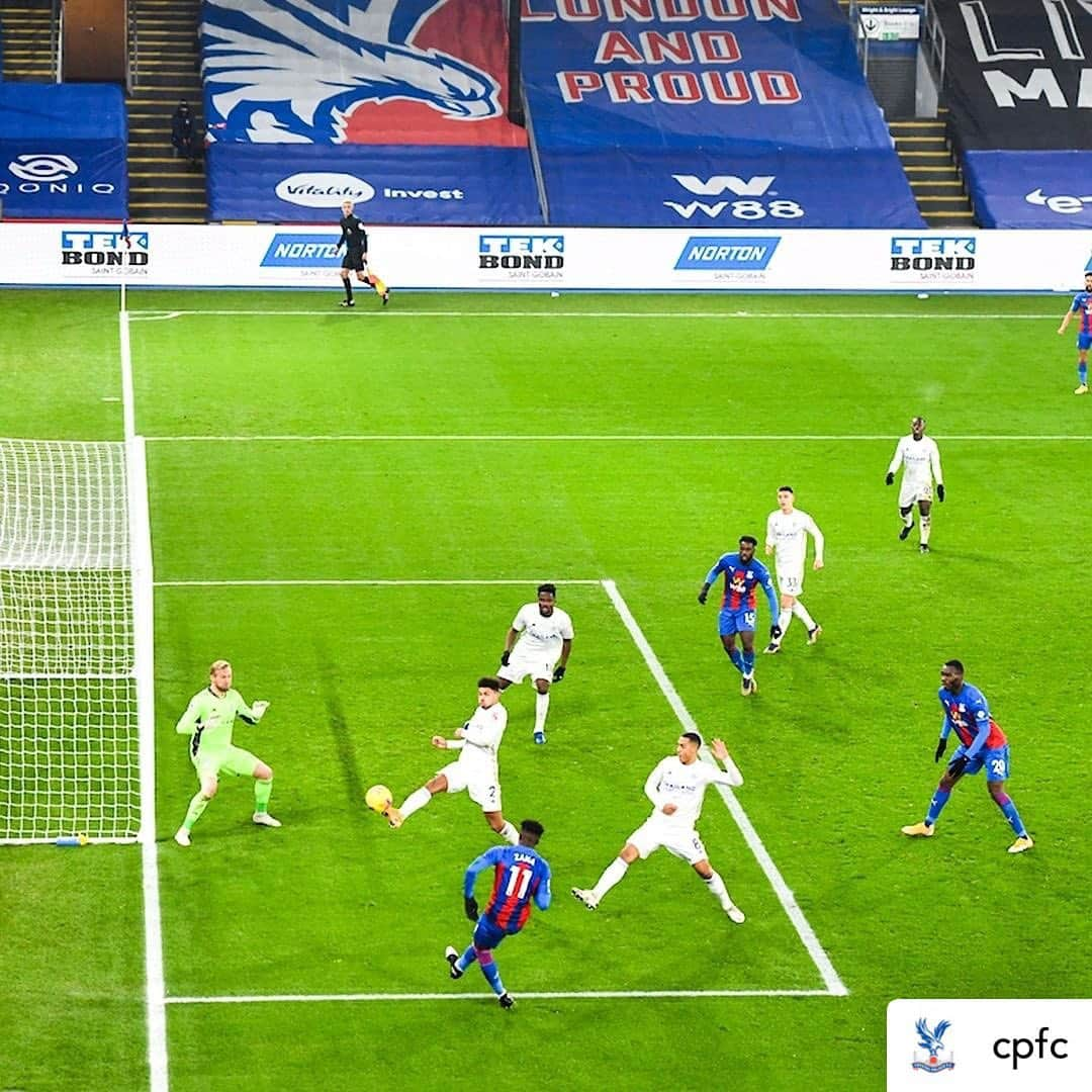 プレミアリーグさんのインスタグラム写真 - (プレミアリーグInstagram)「Sensational from Zaha 🙌⁣ ⁣ Repost • @cpfc ⚡ WILF FOR THE LEAD ⚡⁣ ⁣ #CPFC #PremierLeague #PL #CRYLEI」12月29日 2時02分 - premierleague