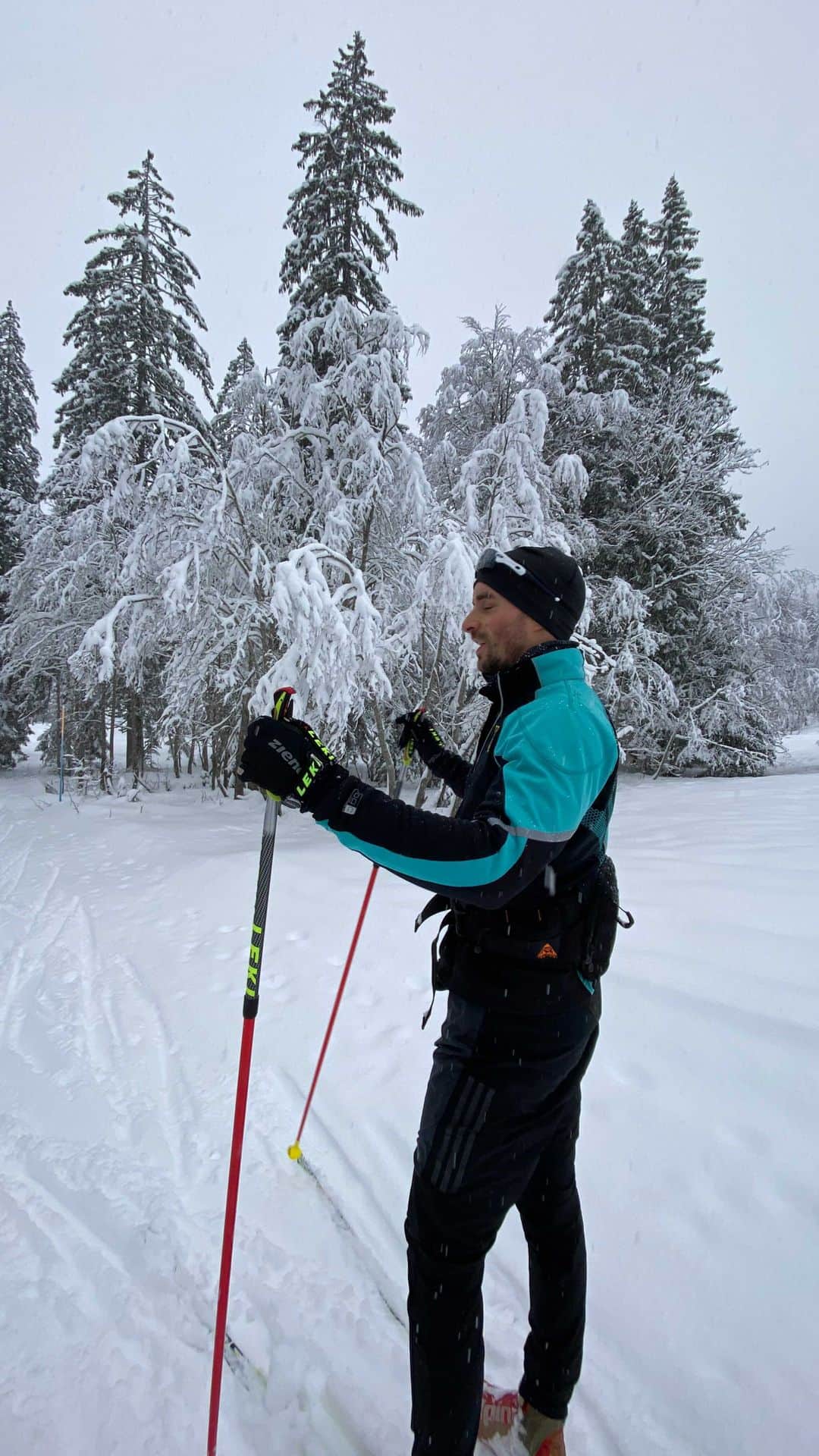 ルーベン・ブロマールトのインスタグラム：「First Reels ❄️⛷ #xcskiing #winterwonderland #oberstdorf @hannah_helena_ 😍」