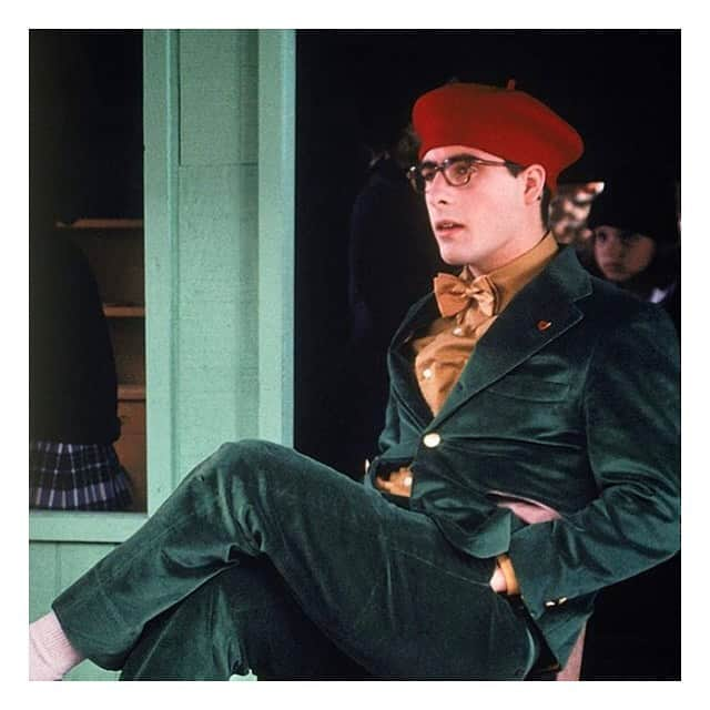 オリバースペンサーさんのインスタグラム写真 - (オリバースペンサーInstagram)「When you have to do business casual tomorrow but don’t want to shake that festive spirit... channel Jason Schwartzman in Rushmore with our green cord Solms jacket and matching trousers, currently in our SALE ⭐️ Hit the link in bio to shop now.  #oliverspencer #backtowork #casualtailoring Rushmore #wesanderson #wesandersonstyle」12月29日 1時56分 - oliverspencer