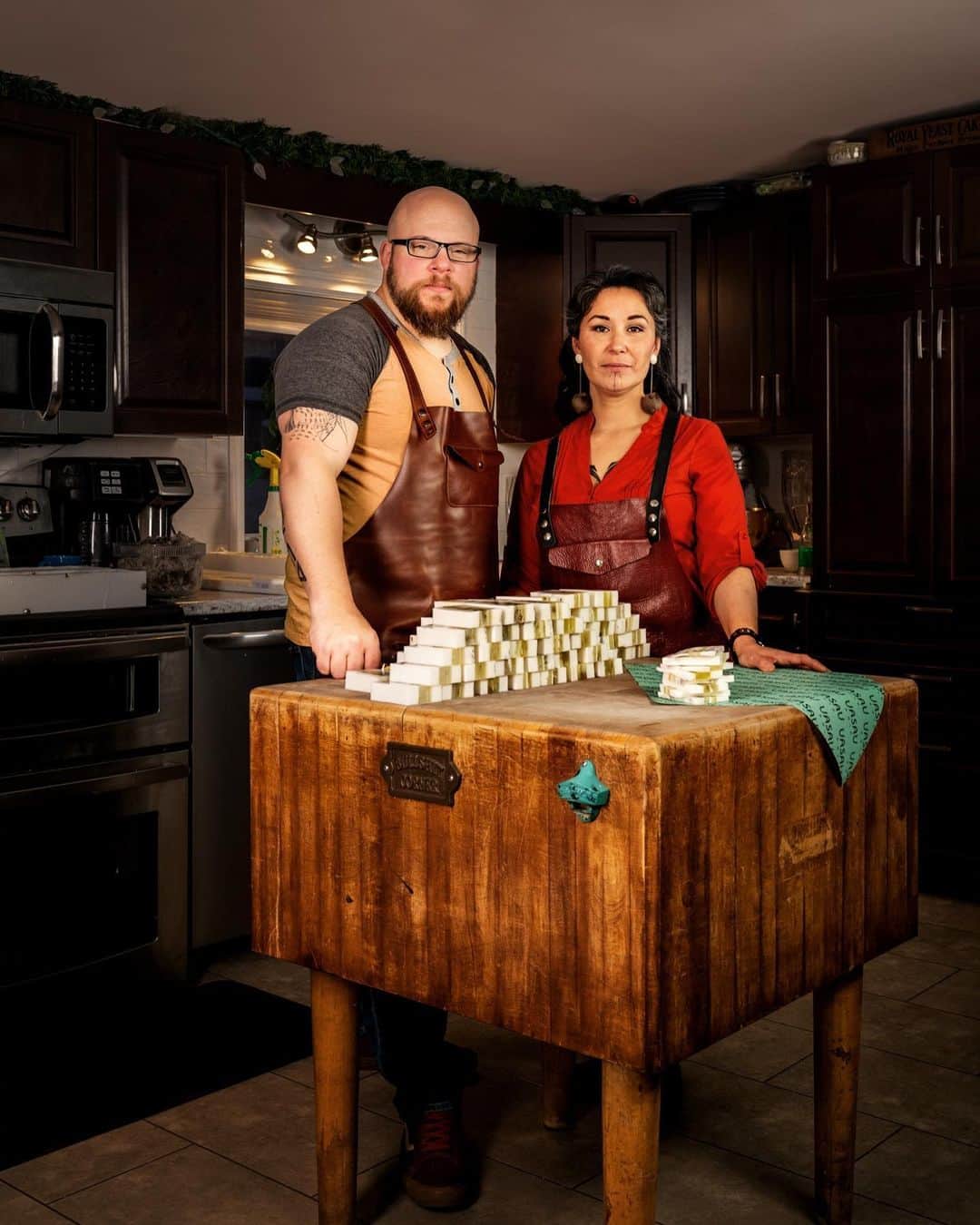 Explore Canadaのインスタグラム：「Get to know the people who keep our country’s heart beating strong.⁠⠀ ⁠⠀ Meet Bernice and Justin Clarke, of @uasau_soap in Nunavut (@destinationnunavut) and follow along as we profile the faces in our communities who make our hearts glow and the country’s heart beat.⁠⠀ ⁠⠀ Nunavut will always be my home. The tattoo on my chin is a reflection of who I am, it shows my love and pride of Inuit culture.⁠⠀ ⁠⠀  My soap company, Uasau, reaches people from far away and spreads my love of Nuna [a term used by the Inuit to mean an authentic Inuit land], the land, sea, sky and memories that surround me.  Uasau allows me to share our old ways with the new.  Over 100 years ago, we lost the bowhead whale from our waters. Today the bowhead oil we use in our soap is liquid gold—-, it is that healing. ⁠⠀ ⁠⠀ People all over the world are learning about the North and they want to be part of the beautiful change happening here.  They want to learn of a story that is older than Canada. When visitors come back, I will take them on the land, share my culture and show how powerful it is.  It is our time now.⁠⠀ ⁠⠀ #CanadaNice #ForGlowingHearts⁠⠀ ⁠⠀ *Though now might not be the right time to travel, there are many meaningful ways to support businesses in your community. Start by sharing this post to spread the love, then discover more of the faces behind Canada’s tourism industry at the link in our bio.*⁠⠀ ⁠⠀ 📍: @uasau_soap, @destinationnunavut⁠⠀ ⁠⠀ #SpiritOfTheArctic⁠⠀」