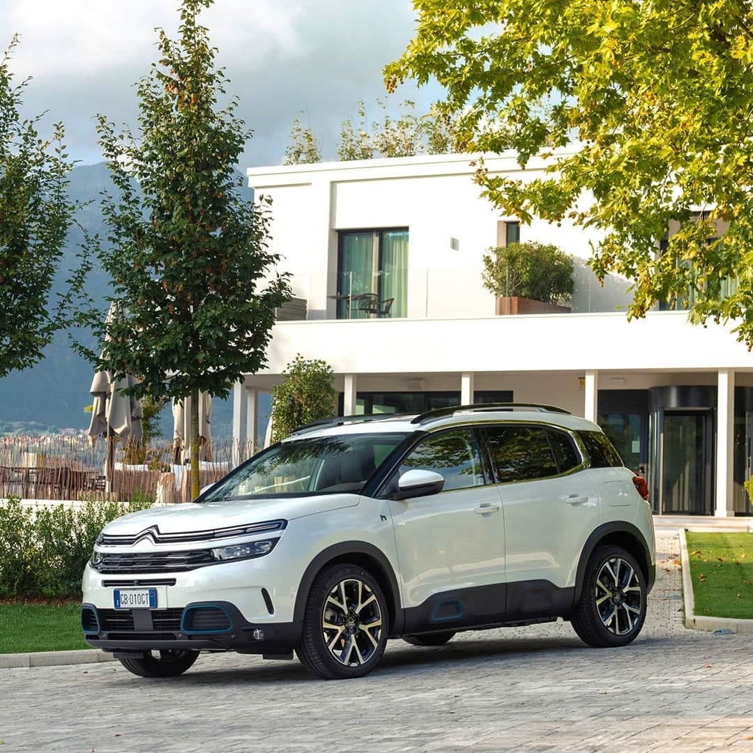 Citroënのインスタグラム：「How about some quiet time? Citroën C5 Aircross SUV Plug-In Hybrid, noise-free and vibration-free for absolute comfort 😌 #CitroënC5AircrossSUVHybrid #PlugInHybrid #SilentUrbanVehicle #ËComfortClass  #Comfort #ËlectricForAll #InspirëdByYouAll #New #Citroen #Car #Fashion #Electric #Instacar #Carsofinstagram #Auto」