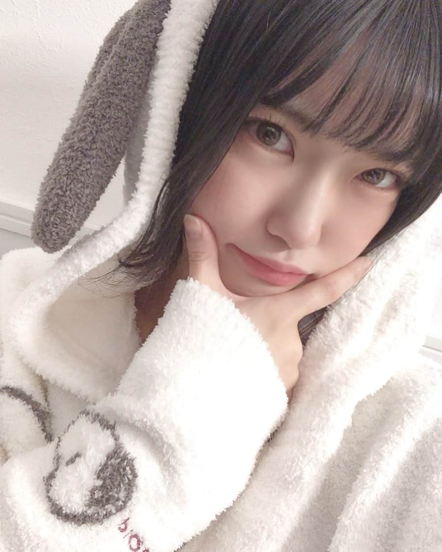 東条蒼のインスタグラム：「＊ ・ ・ ・ 今日は配信きてくれてありがとうございました🐄 ・ ・ 今年最後にプチ忘年会ができて、よかったです☺️ ・ ちはるん毎日投稿すごいな… ストーリーしかあげてないわたしにはほんとにすごいことだとおもう。 ちはる様尊敬✨ ・ わたしも頑張ります🔥 ・ また来年もみなさんとたくさんおはなしができますように💫 ・ ・ ・ それではおやぷみ💤 ・ ・ ・　  ・ #ファンディング #ラポルノファンディング ・ #撮影会#東条蒼 #クルーズグループ #セクシー女優 #av女優 #メガネ女子 #黒髪 #ショートヘア #あおたん　#teamメレンゲ #followｍe #following #japan #girl #photooftheday #tagsforlikes #instalike  #台湾 #香港 #粉我 #拍照 #照片 #人像攝影」