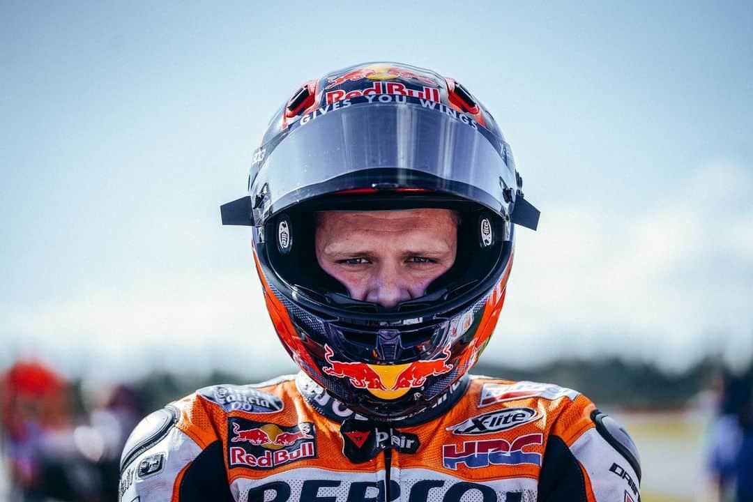 レプソル・ホンダのインスタグラム：「Last push of the year. #MondayMotivation」