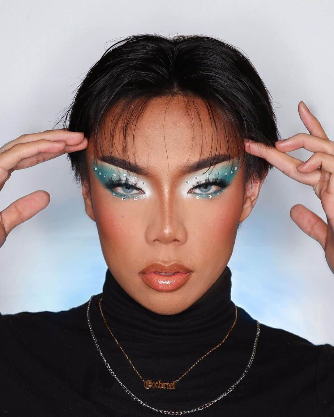 NYX Cosmeticsさんのインスタグラム写真 - (NYX CosmeticsInstagram)「Ice me out 💎 @makeupbygxbriel slays this icy, #euphoriamakeup using some of our holiday faves ❄️ 💙 Diamonds & Ice, Please Shadow Jelly  in ‘A Lister Silver’ 💙 DIAMONDS & ICE, PLEASE LIP TOPPER in ‘Left On Read’ 💙 Butter Gloss in ‘Madeline’ • #icedathome #nyxcosmetics #nyxprofessionalmakeup #crueltyfreebeauty」12月29日 2時28分 - nyxcosmetics