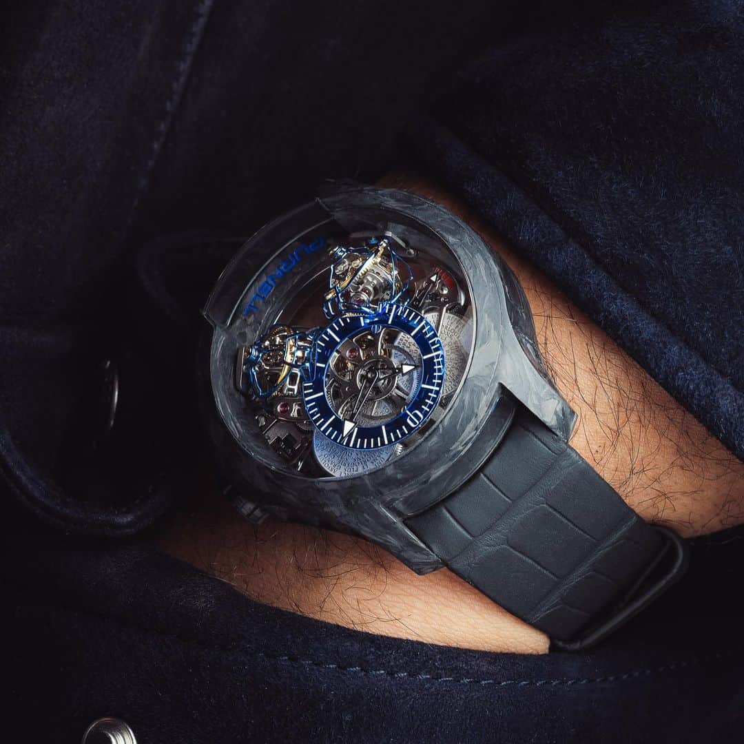 Daily Watchさんのインスタグラム写真 - (Daily WatchInstagram)「The @Purnell_Official Escape II Forged Carbon in ultralight case. The movement itself is just 15 grams and feature a “double spherion” which is the world’s fastest triple axis tourbillion 🔍👀 #DailyWatch」12月29日 2時33分 - dailywatch