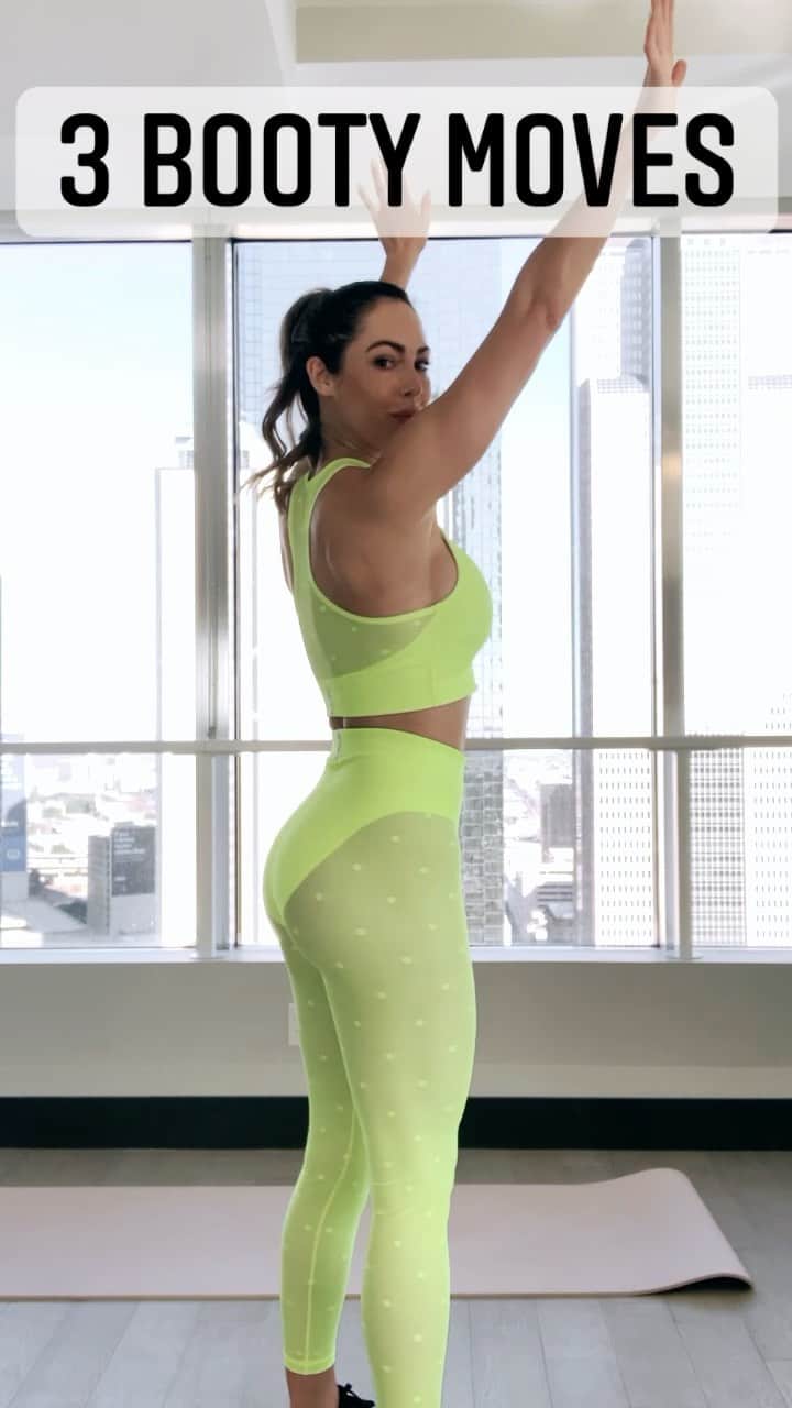 ホープ・ビールのインスタグラム：「3 Booty Moves . 1. Hovering knee kicks backs  2. Single leg slow release kick backs 3. Single leg kick back with pulse  . Wearing @adamselmansport  . #booty #glutes #bootyworkout #fitness」