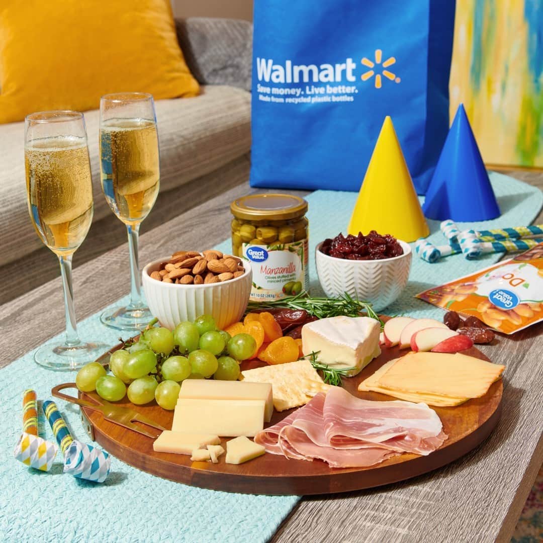 Wal-Mart Stores, Incのインスタグラム：「New Year’s Eve at home means you can wear whatever you want, eat whatever you want & do, well, whatever you want. Get the kids to bed early & order your spread with pickup & delivery. Happy New Year! 🥳」
