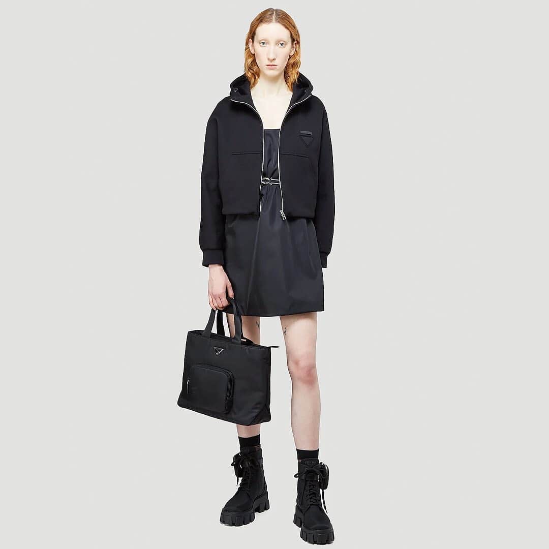エルエヌシーシーのインスタグラム：「Prada looks to tomorrow while persevering its lineage.Redefining Italian glamour, the Milan-based house reinterprets signature silhouettes to create sophisticated, effortless ready-to-wear and accessories. @prada」