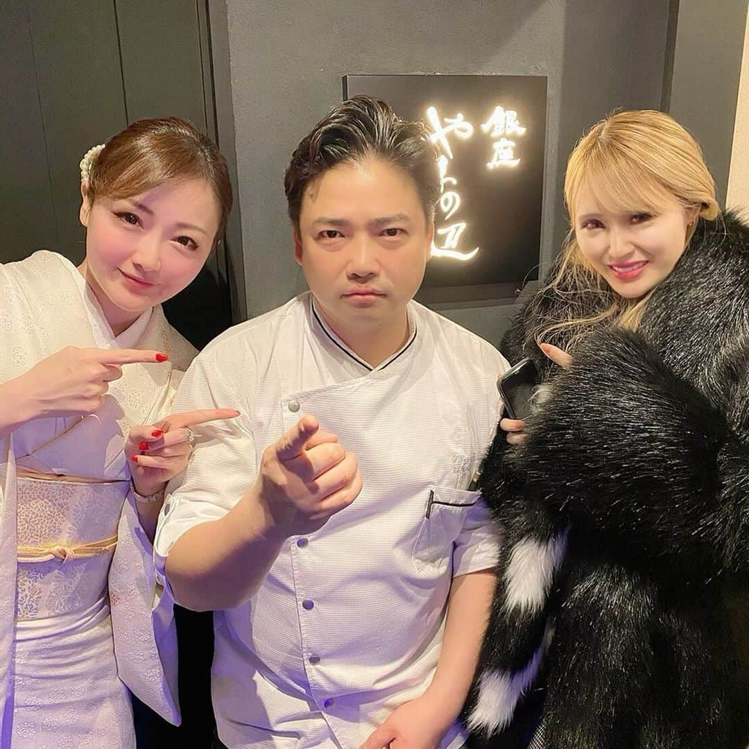 一ノ瀬瑞帆さんのインスタグラム写真 - (一ノ瀬瑞帆Instagram)「12/25 X'mas🎄💕 るーちゃんとやまの辺で食事🍽 ・ 2ヶ月前から予約取ってました🎄🎁 #銀座 #やまの辺 #予約困難店 #美味しい食事 #白子の麻婆豆腐 #フカヒレ #トリュフ #クリスマス」12月29日 3時19分 - mizuho.bakuchan