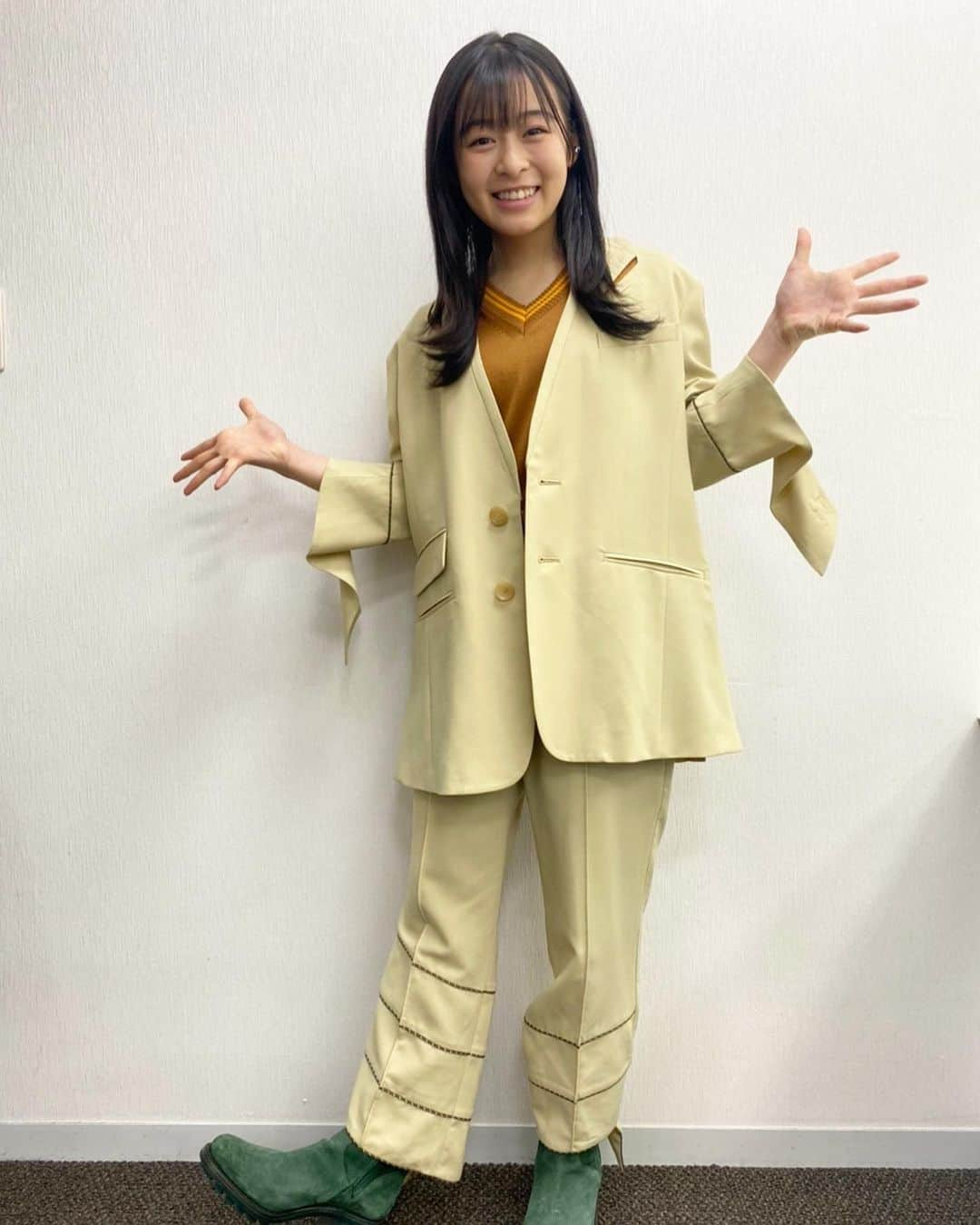 森七菜さんのインスタグラム写真 - (森七菜Instagram)「衣裳👗 #天気の子 #電波ジャック #ダマされた大賞」12月29日 3時30分 - morinana_official