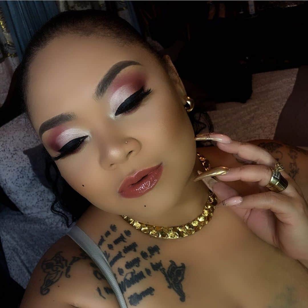 Makeup Addiction Cosmeticsさんのインスタグラム写真 - (Makeup Addiction CosmeticsInstagram)「New talent feature! @31chinadoll31 using our Flaming love rebirth palette for the look 🎨 What do you guys think? #makeupaddictionbrushes #makeupaddictioncosmetics #makeupaddiction #flaminglovepalette #wakeupandmakeup」12月29日 3時31分 - makeupaddictioncosmetics
