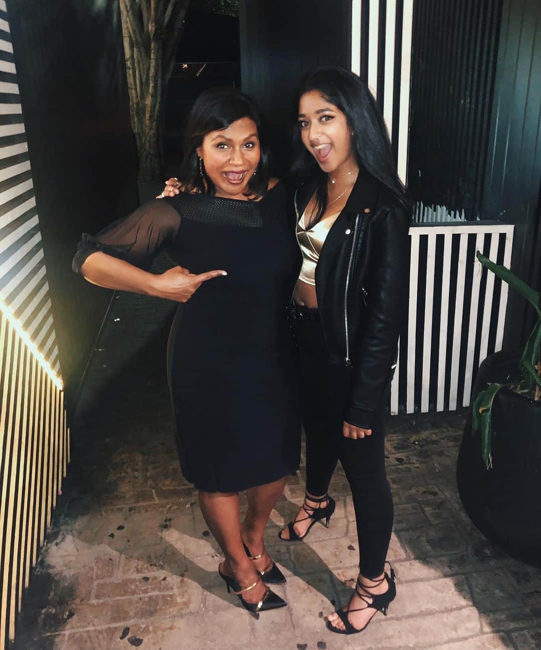 ミンディ・カリングのインスタグラム：「Let’s send lots of birthday love to my dream girl, @maitreyiramakrishnan. Love you so much, onscreen and off. ❤️」