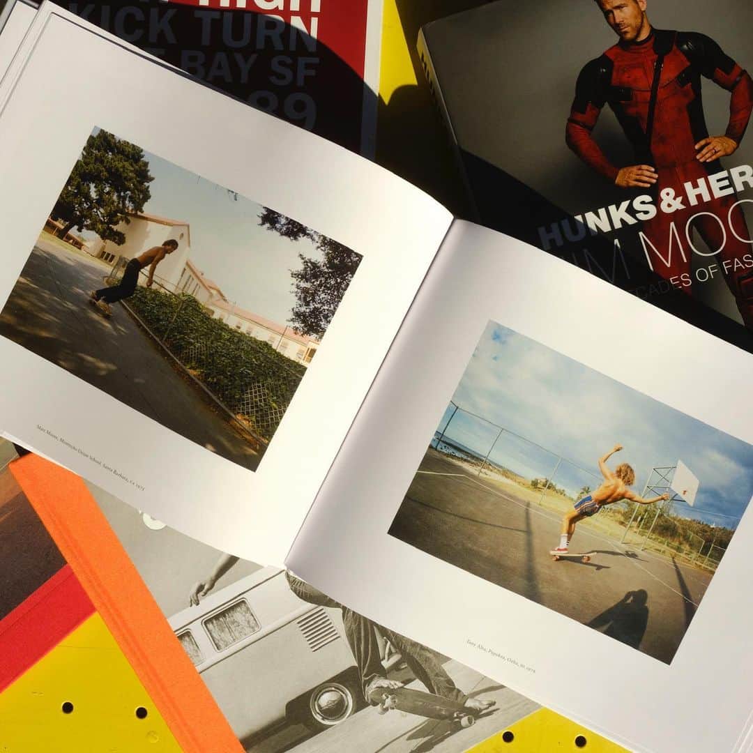 シービーズのインスタグラム：「Rainy day reads 🌧. Now available at the shop or the Goods section of our site.   #letsgetcasual」