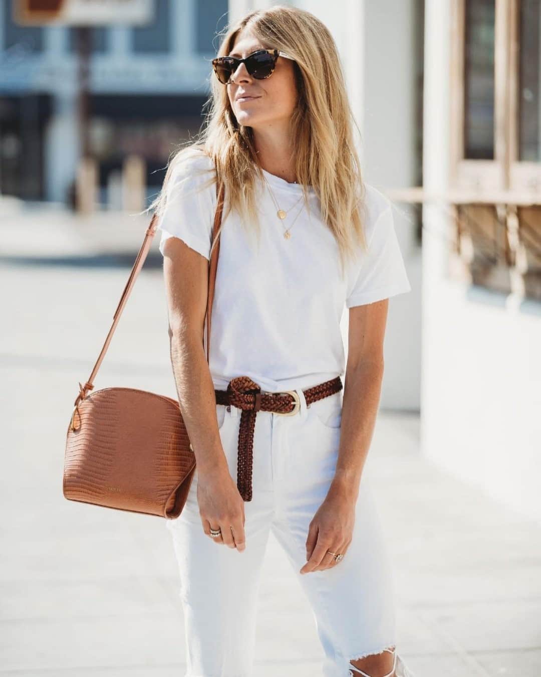 のインスタグラム：「@stylehawking in the clean cut tee is the casual monday #mood we needed  #currentelliott #tshirt #streetstyle #inspo」