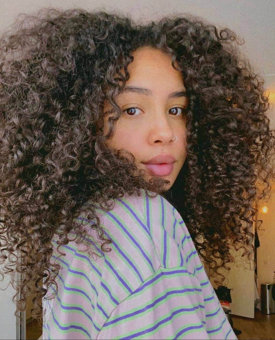 ghd hairさんのインスタグラム写真 - (ghd hairInstagram)「CURL ENVY ✨👌 The #ghdhelios diffuser attachment is the perfect tool to add definition to your curls & currently has 10% OFF rn 💫 @melchijah   #ghd #ghdhairpro #naturalcurls #curlenvy #hairgoals #hairenvy #hairstyling #ghddiffuser #ghdhelios」12月29日 4時22分 - ghdhair