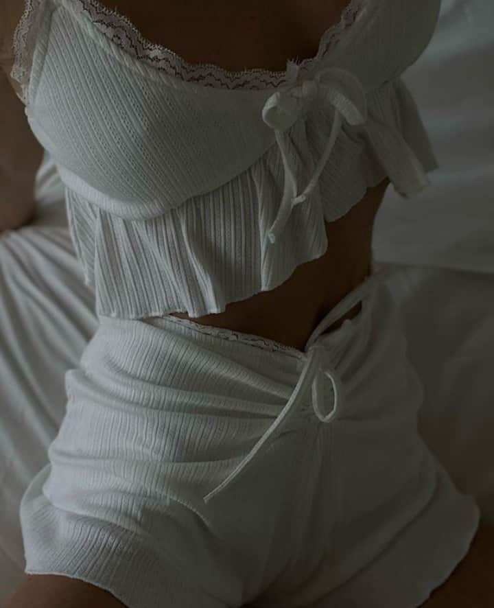 のインスタグラム：「END OF YEAR FLASH SALE! 🤍 TM Babe @elen.dali wears the Romancing Cami Top NOW $26.97 AUD & the Romancing Short NOW $29.97 AUD!」