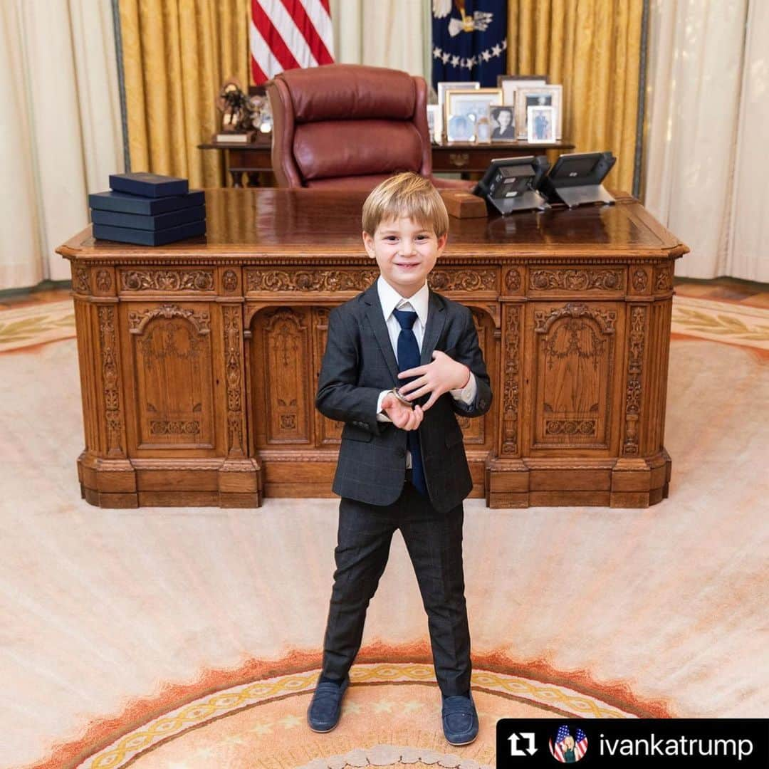 ドナルド・トランプさんのインスタグラム写真 - (ドナルド・トランプInstagram)「#Repost @ivankatrump  ・・・ 11.24.2020 ❤️」12月29日 4時49分 - realdonaldtrump