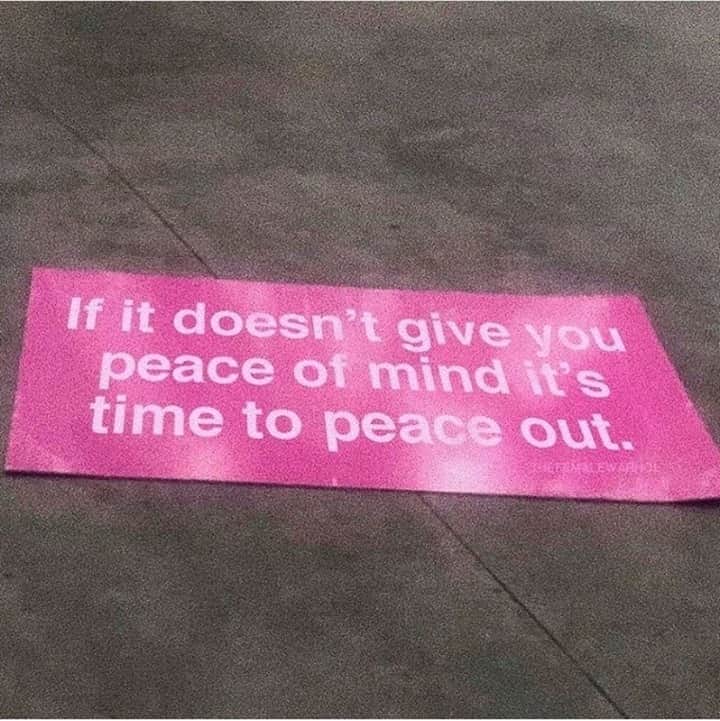 ワイルドフォックスクチュールさんのインスタグラム写真 - (ワイルドフォックスクチュールInstagram)「If it doesn't give you peace of mind it's time to peace out. ✌🏼 #wildfoxcouture #peaceout #femalewarhol #peaceofmind⁠ ⁠ PC: @thefemalewarhol」12月29日 5時01分 - wildfoxcouture