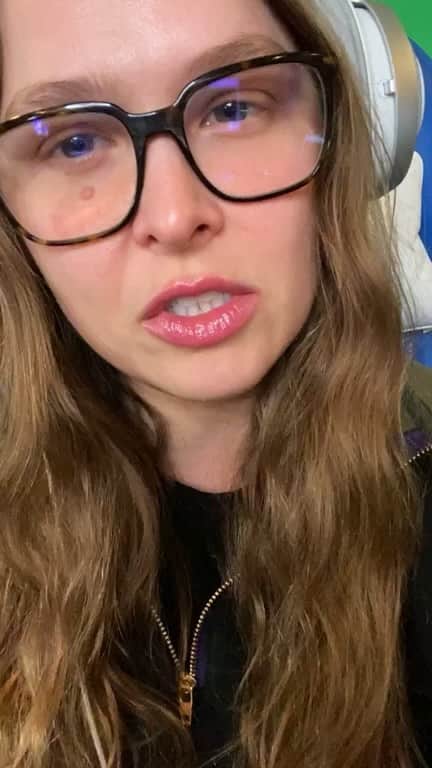 のインスタグラム：「Check the link in bio bio let’s fight the malaise and get through the last days of 2020 together!!」