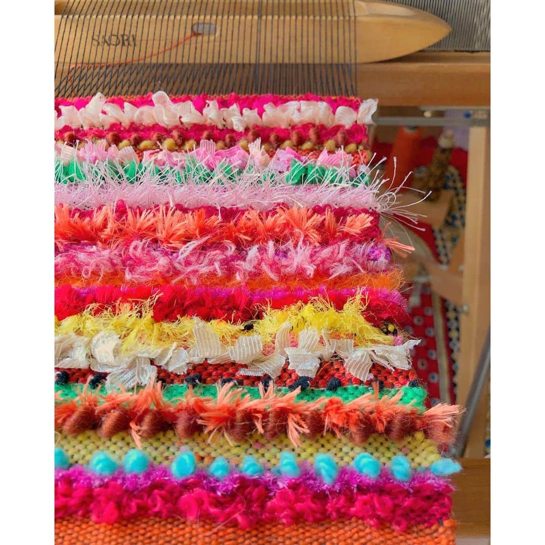森千波さんのインスタグラム写真 - (森千波Instagram)「#pouch . . .  #1000weave#weaving#yarn#handmade#colorful#cotton#color」12月29日 5時23分 - 1000wave