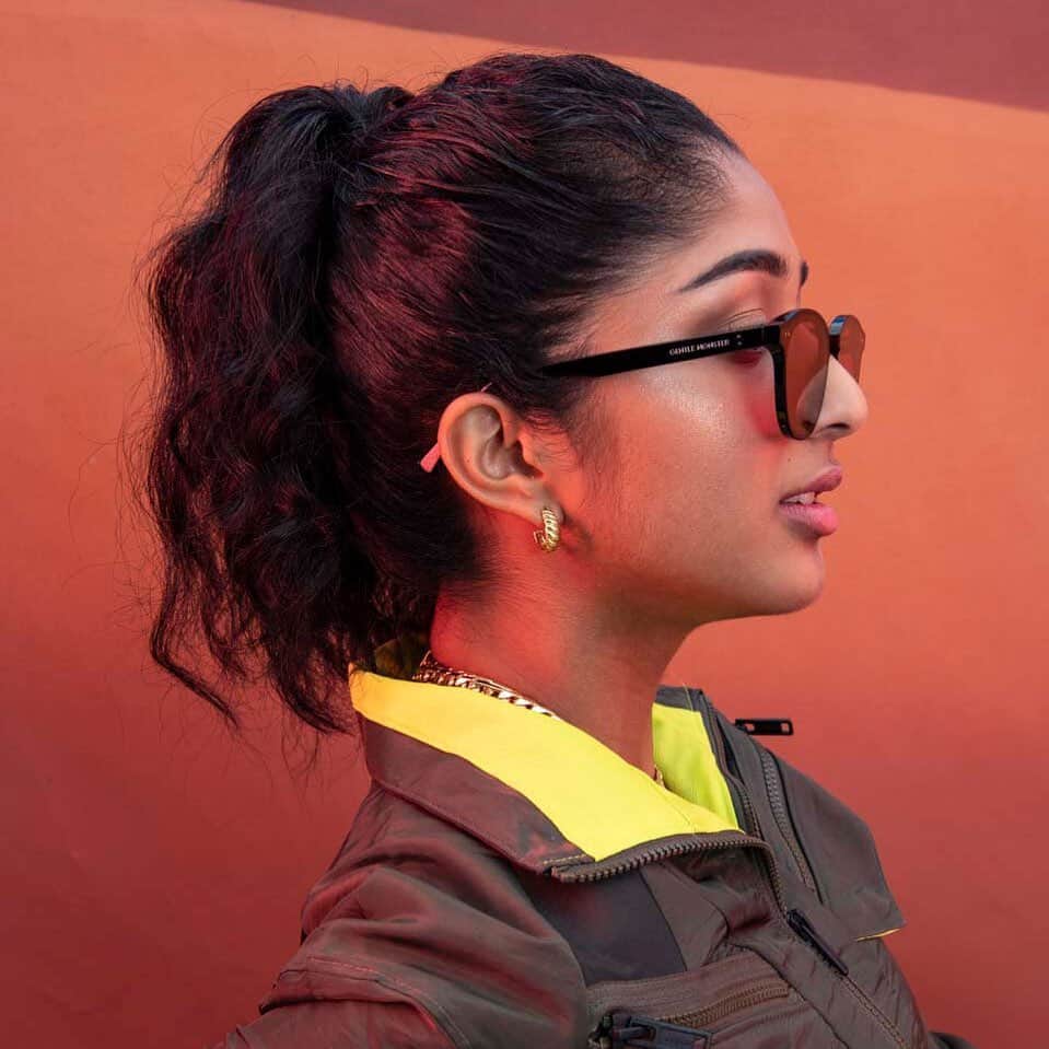 アダム・シャピロのインスタグラム：「Birthday acknowledgment to the coolest of cool, our fearless leader: @maitreyiramakrishnan」