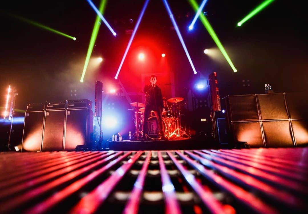 のインスタグラム：「Two Decembers ago in San Diego, CA. ﻿#TheMissingMan 📷: @fabiolunaphoto」