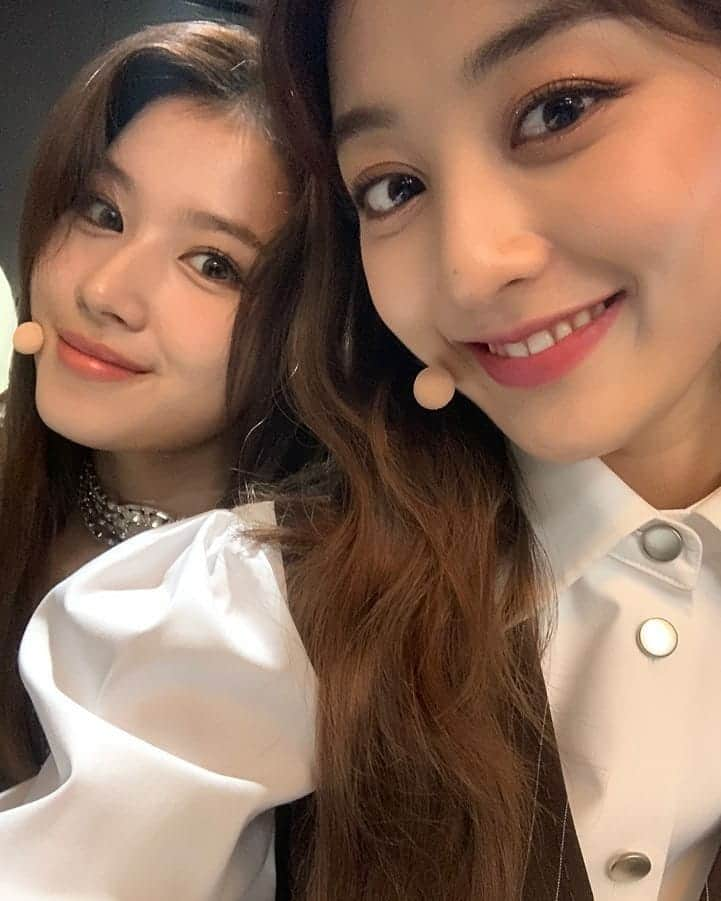 TWICEさんのインスタグラム写真 - (TWICEInstagram)「❤️내 영원한 짝꿍 사랑둥이샤샤야❤️ 우리팀의 사랑꾼으로 늘 함께해줘서 고마워 내짝이🥰사둥해 생일축하햄><」12月29日 17時14分 - twicetagram