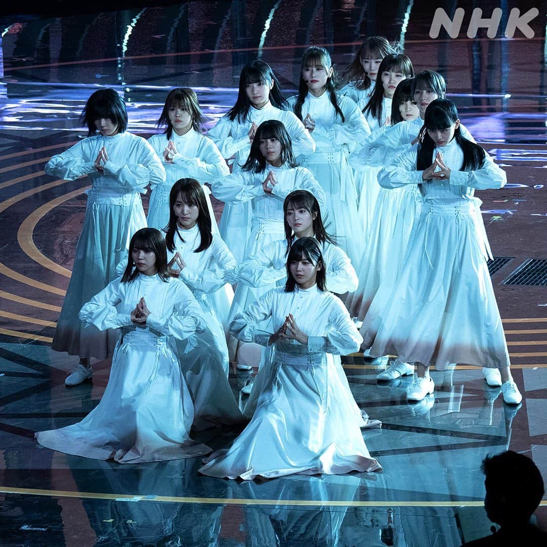 のインスタグラム：「🔴第71回NHK紅白歌合戦⚪️ 櫻坂46のみなさんのリハーサルの模様です 大みそかは「Nobody’s fault」を披露します❗️  #櫻坂46 #sakurazaka46 #nhk紅白 #nhk紅白歌合戦 #紅白歌合戦 #紅白歌合戦2020 #第71回NHK紅白歌合戦 #紅白リハ #みんなでエール #NHK」