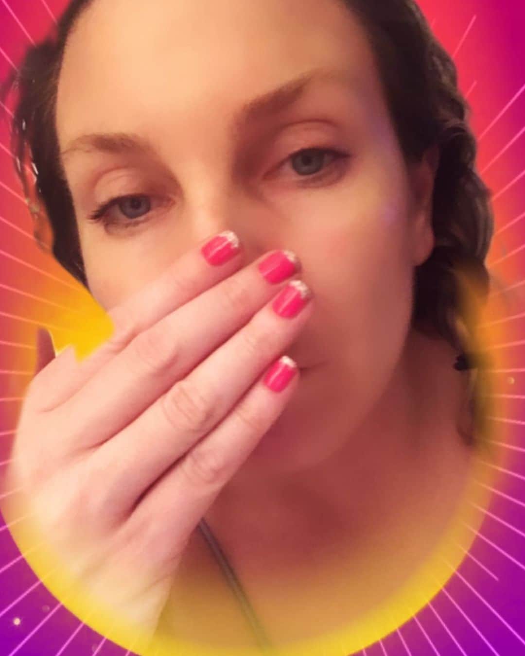 ジューン・ダイアン・ラファエルのインスタグラム：「I will only be expressing myself through my at-home nail art from here on out.」