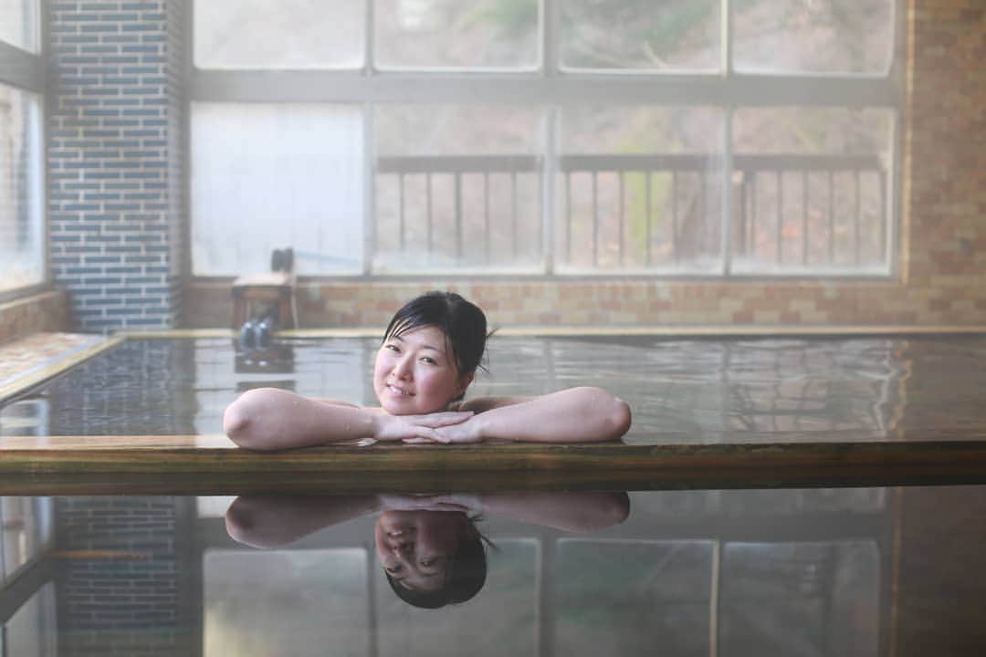 のインスタグラム：「先週教えてもらった蓬莱館に行ってきた！ 柔らかいお湯にのんびり入浴 最高かよ♪」