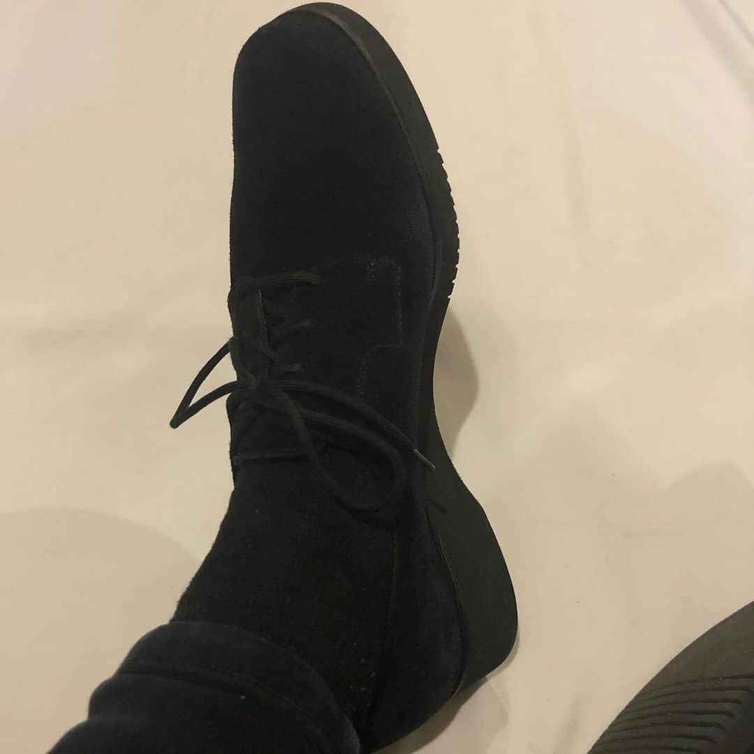 hugharajukuさんのインスタグラム写真 - (hugharajukuInstagram)「🌼🌼THANK YOU SOLD OUT🌼🌼 . かわいい靴もあるんです♪ フェラガモの靴。 本当に老舗の靴は履きやすく高級感もありいい靴です。 とても状態がいい！ ブラックスウェードなのでカッコいい 23.5cm  #salvadoreferragamo  #black #スウェード #いい靴 #used #古着屋 #古着 #高級靴 #フェラガモ #outfit  #ootd」12月29日 16時31分 - hug_sunkiss