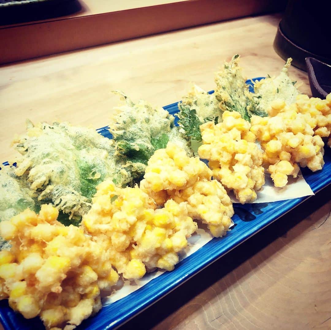 JOJO（ものまね）さんのインスタグラム写真 - (JOJO（ものまね）Instagram)「今年も美味しいお寿司を ありがとうございました( *´꒳`*)✨ . 大将🍣来年もどうかお元気で💓 . #jujuのそっくりさんjojo #寿司 #寿司大好き #寿司🍣 #寿司好き #寿司屋 #寿司好きな人と繋がりたい #寿司スタグラム #寿司ネタ #寿司食べたい #鮨 #鮨スタグラム #鮨好き #鮨好きな人と繋がりたい 🍣✨#寿司職人 #寿司めいじん #寿司ネタ #寿司部 🍣✨#大将 #長生きしてね ♬#グルメ #グルメ好きな人と繋がりたい #グルメスタグラム #グルメ女子 #グルメな人と繋がりたい #グルメ巡り #グルメ旅 #グルメ好き #グルメ好きと繋がりたい #東京グルメ #東京グルメ部 ❤」12月29日 16時32分 - jojo_monomane