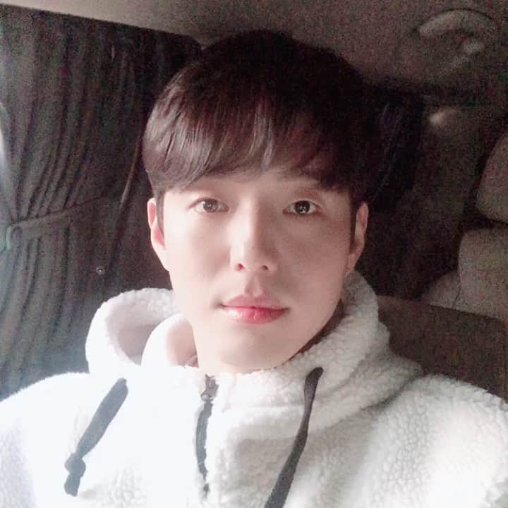 のインスタグラム：「#철부지」