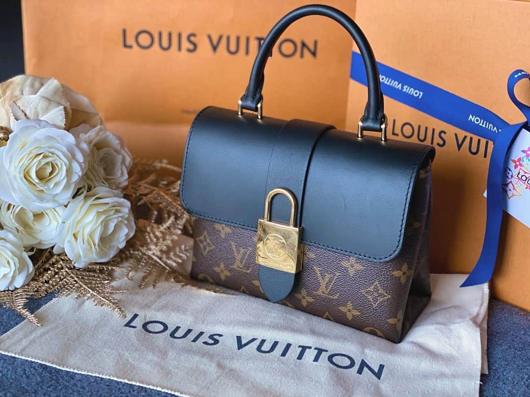 のインスタグラム：「𝑁𝑒𝑤 𝑖𝑛‪♡﻿ ﻿ ﻿ VUITTONのロッキーbb﻿ 可愛いすぎる🦋🦋🦋﻿ ﻿ ﻿ .」