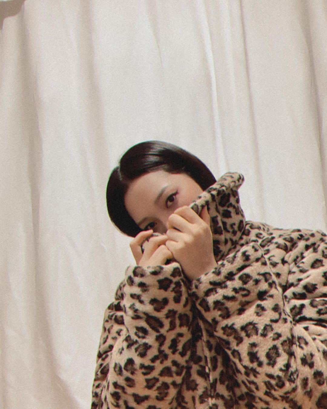 ソミンさんのインスタグラム写真 - (ソミンInstagram)「🐆🤍in my room🤍🐆」12月29日 16時58分 - somin_jeon0822