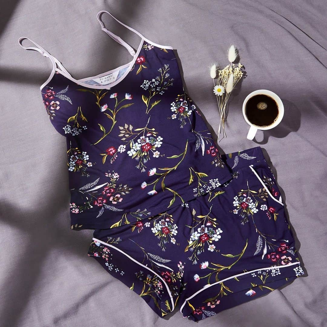 プリマークさんのインスタグラム写真 - (プリマークInstagram)「A peaceful morning moment 🌺 Cami & shorts £6/€7/$9 each and coming soon! #Primark #PJs」12月29日 17時00分 - primark