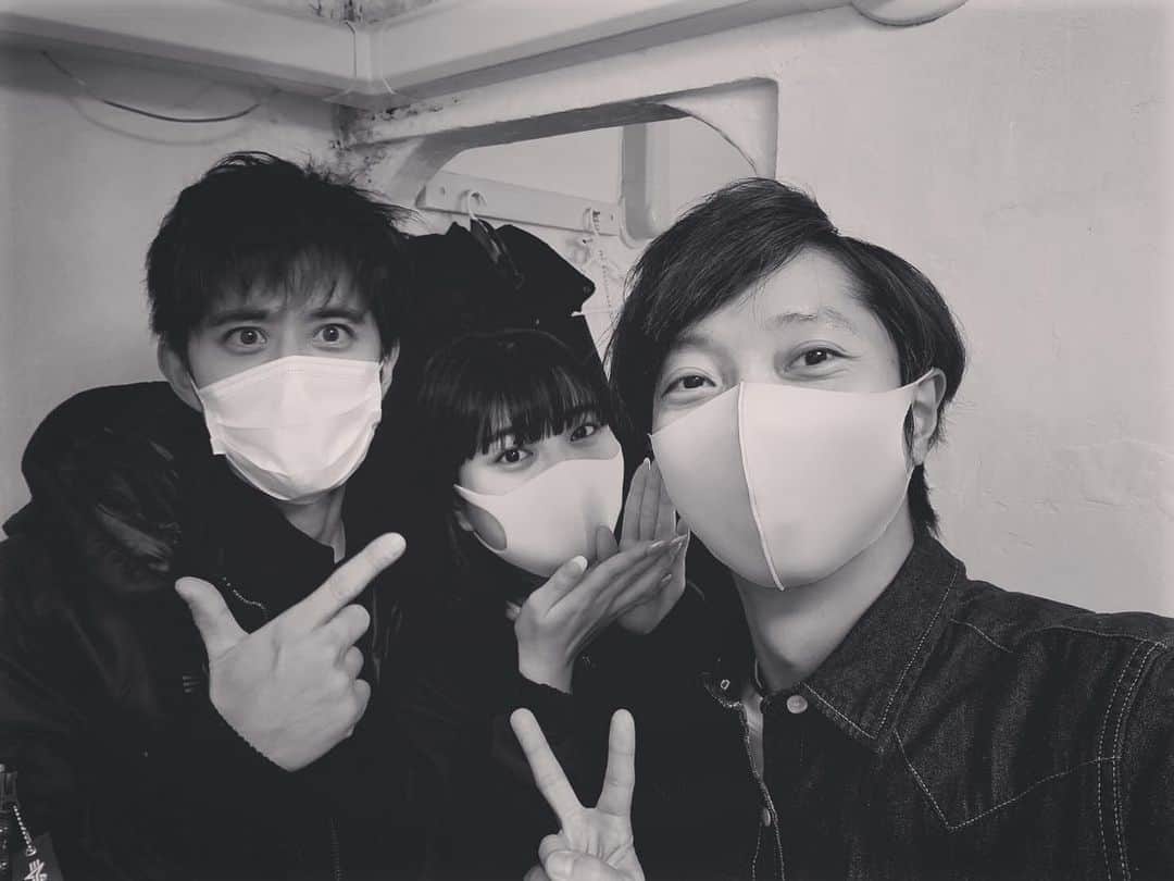 斉藤祥太のインスタグラム：「無事に撮影終了です。 あとはじっくり温めて。 こちらはまた来年に！ ありがとう✌️ 2020 お疲れ様でした。 #仕事納め#映画 #marionette #2020 #田中珠里 #菊池祐太 #斉藤祥太」